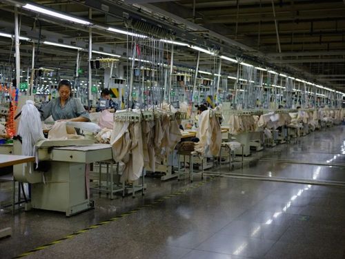 中国移动|服装加工厂厂房内打造5g高清直播间开启"前店后厂"模式